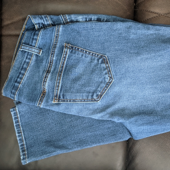 Maternity Jeans - Picture 2 of 7